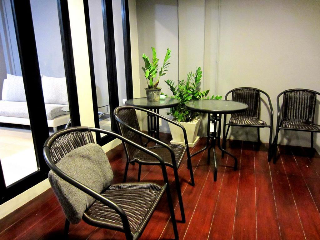 Eden Walking Street Hostel Чиангмай Экстерьер фото