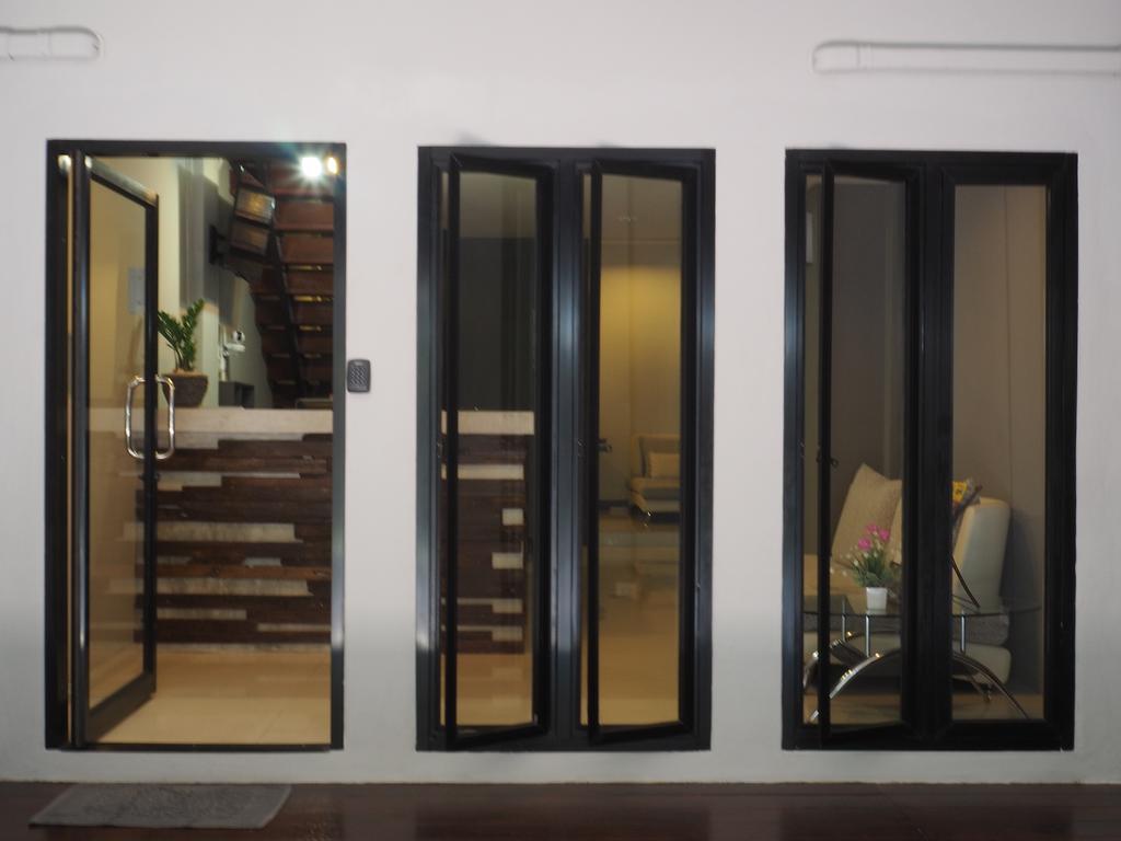 Eden Walking Street Hostel Чиангмай Экстерьер фото