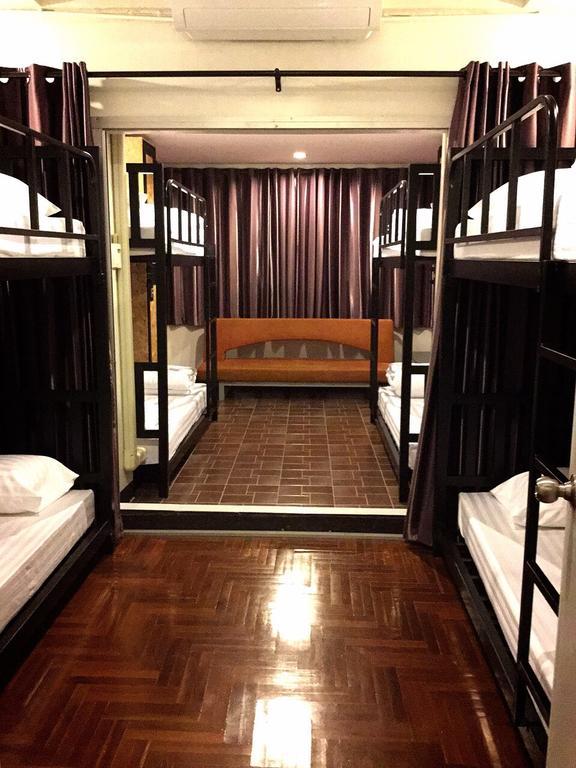 Eden Walking Street Hostel Чиангмай Номер фото