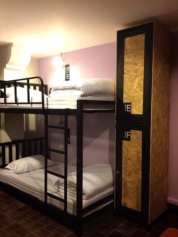 Eden Walking Street Hostel Чиангмай Номер фото