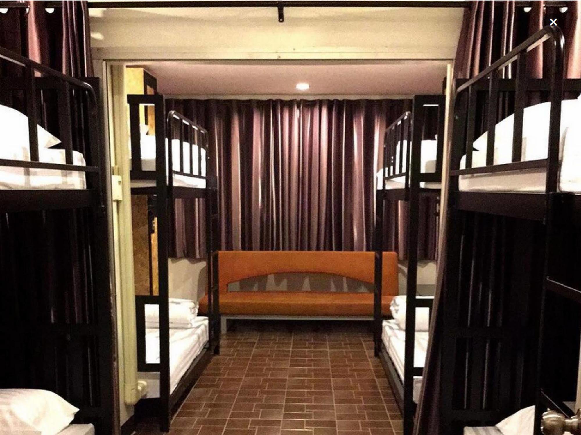 Eden Walking Street Hostel Чиангмай Экстерьер фото