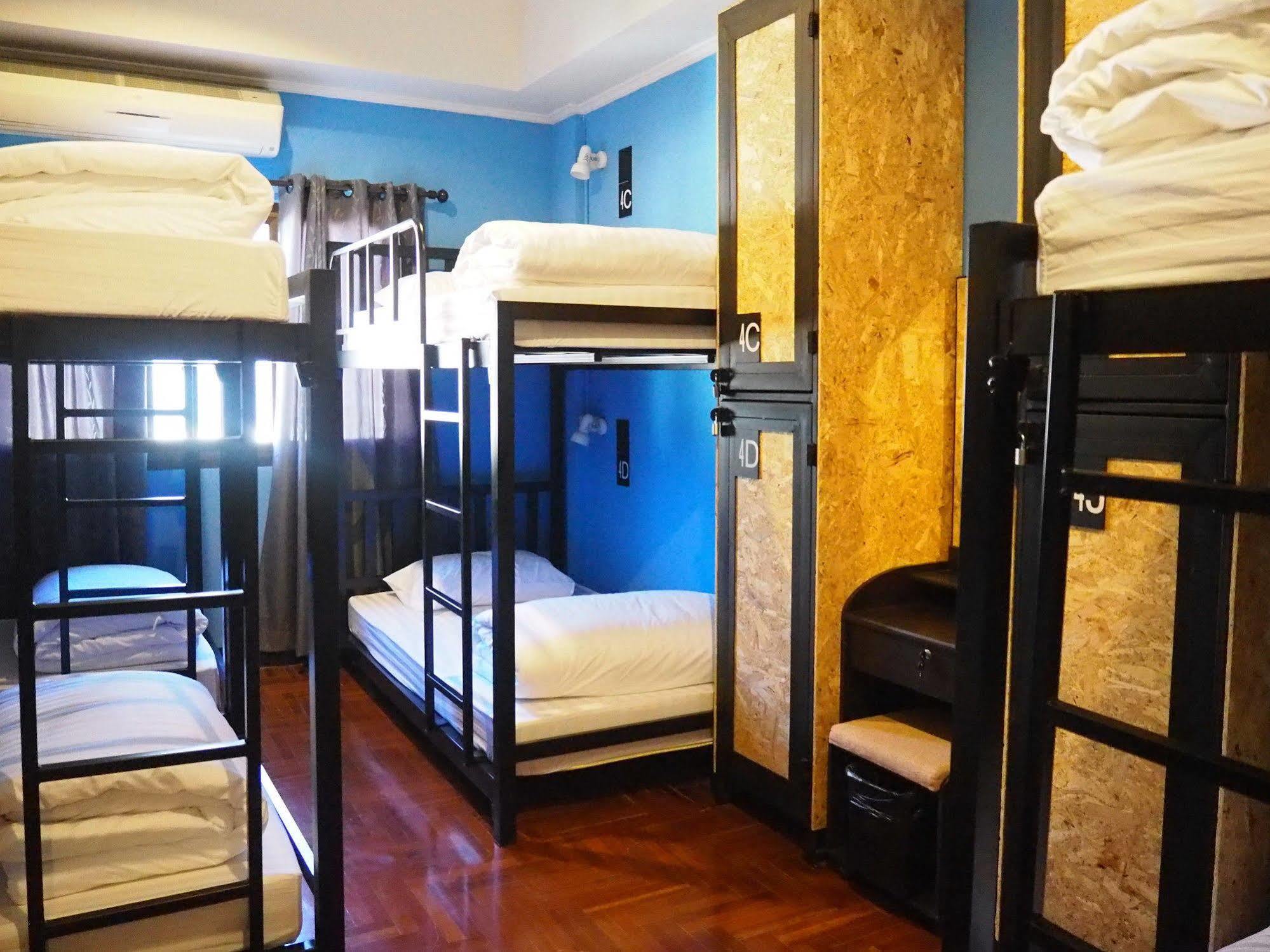 Eden Walking Street Hostel Чиангмай Экстерьер фото