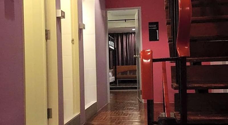 Eden Walking Street Hostel Чиангмай Экстерьер фото
