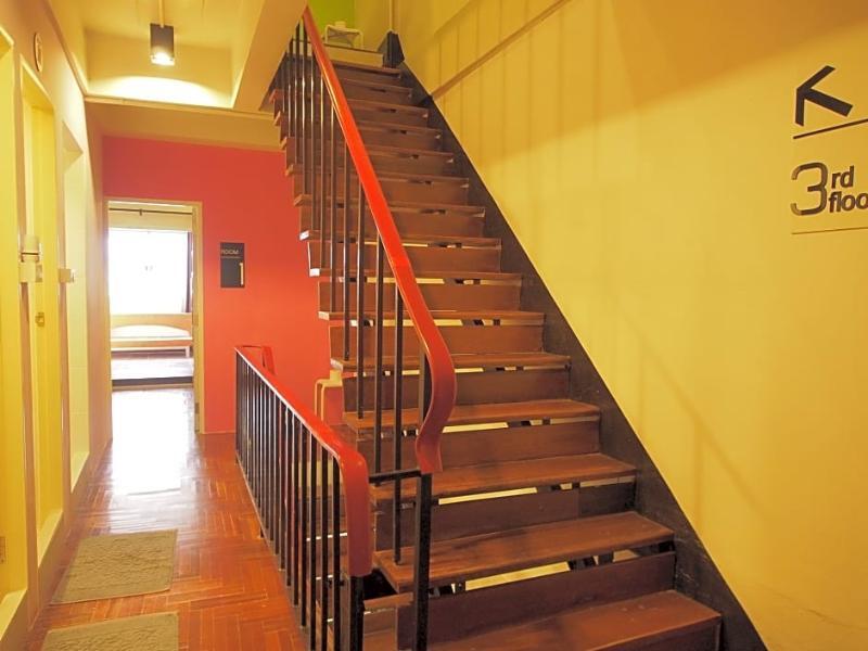 Eden Walking Street Hostel Чиангмай Экстерьер фото