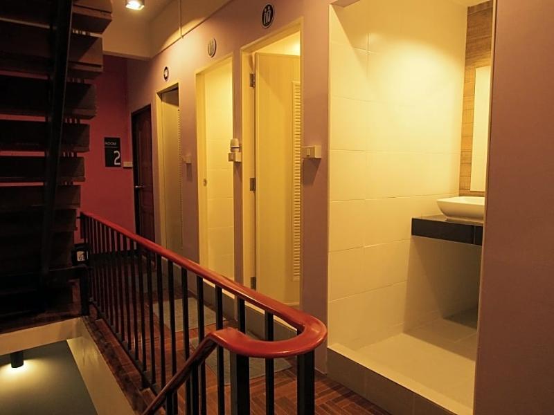 Eden Walking Street Hostel Чиангмай Экстерьер фото